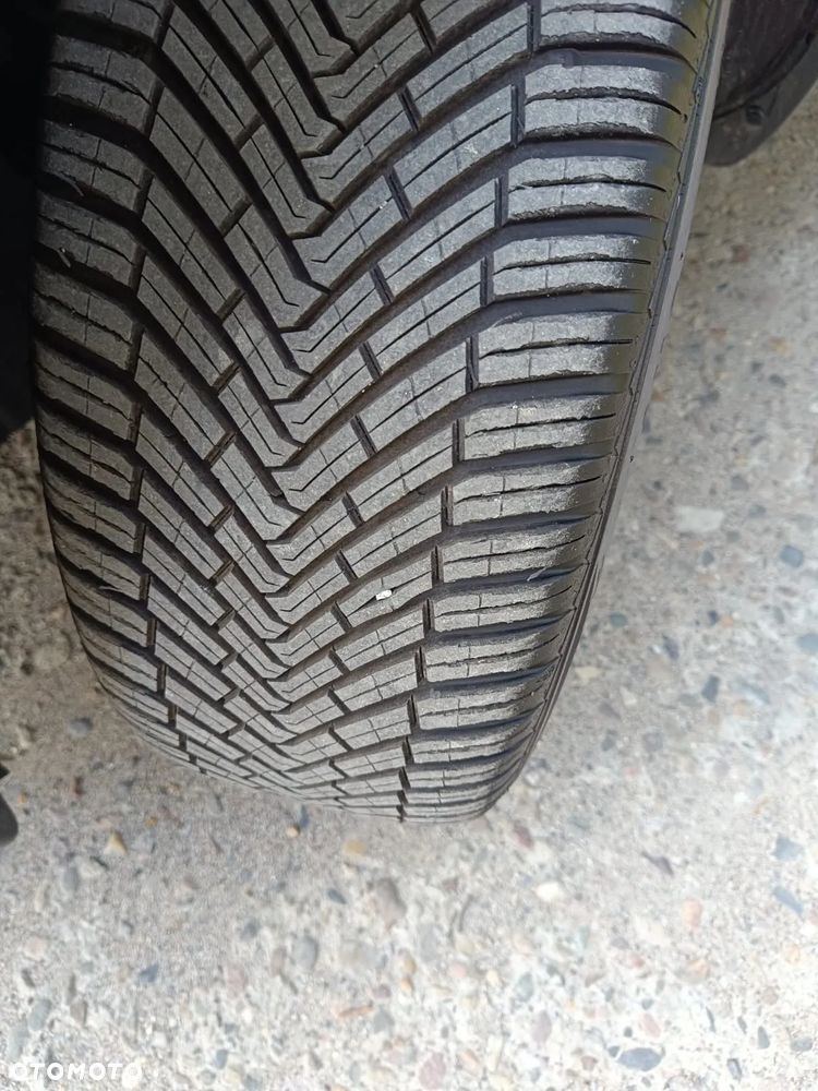 Ford Kuga 2.0 TDCi 4x4 Titanium - 28