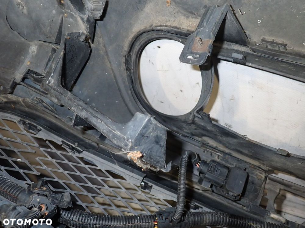 ZDERZAK PRZÓD VOLKSWAGEN TOUAREG 5.0 - 28