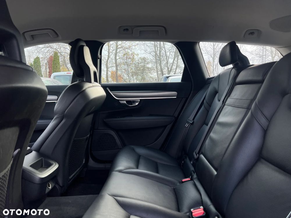Volvo V90 D4 Momentum - 17