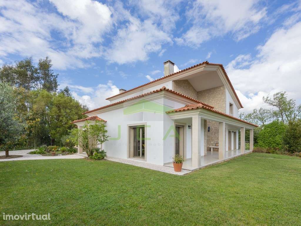 Moradia com terreno e piscina a 3km da Batalha - Grande imagem: 5/54