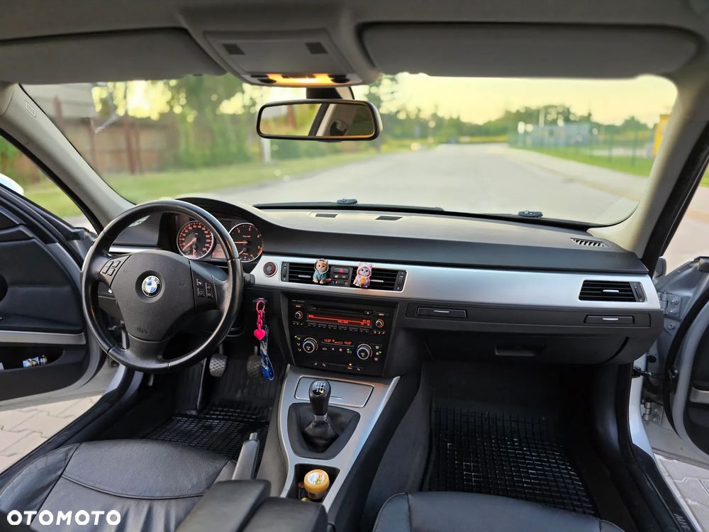 BMW Seria 3 318d - 8