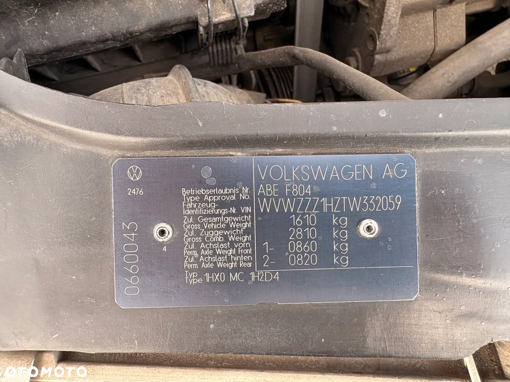Volkswagen Vento 1.6 CL - 12