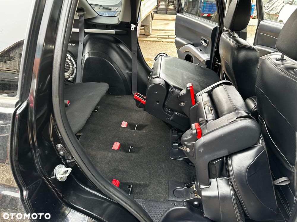 Mitsubishi Outlander 2.0 DID Instyle NAVI - 19