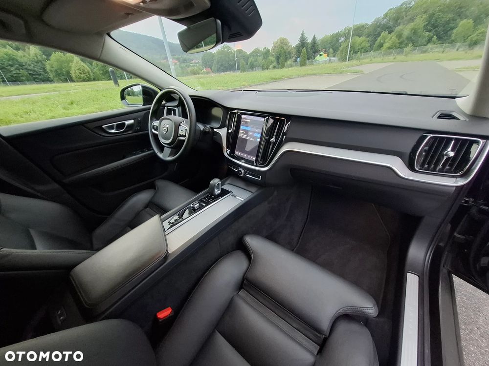 Volvo V60 Cross Country Plus B4 D AWD - 21