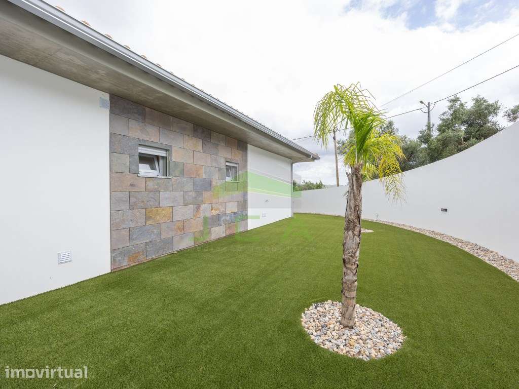 Moradia V3+1 nova e térrea com jardim - Grande imagem: 5/37