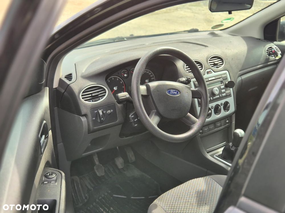 Ford Focus 1.6 Ambiente - 9