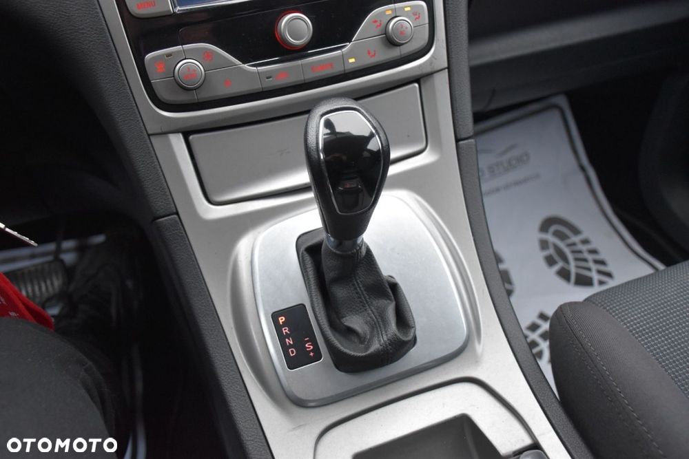Ford S-Max 2.0 TDCi DPF Titanium - 13