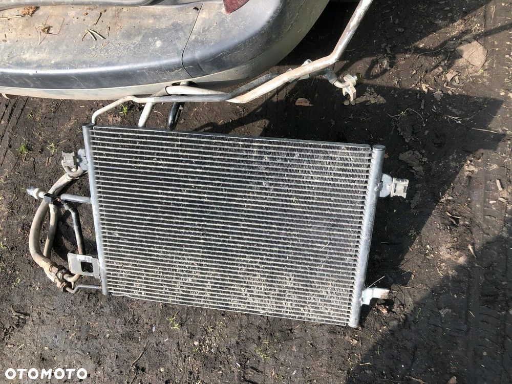 AUDI A6 C5 CHŁODNICA KLIMATYZACJI 4B0260401F  WĘŻE 2.4 V6 - 1