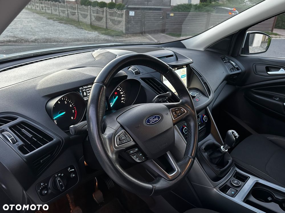 Ford Kuga - 23