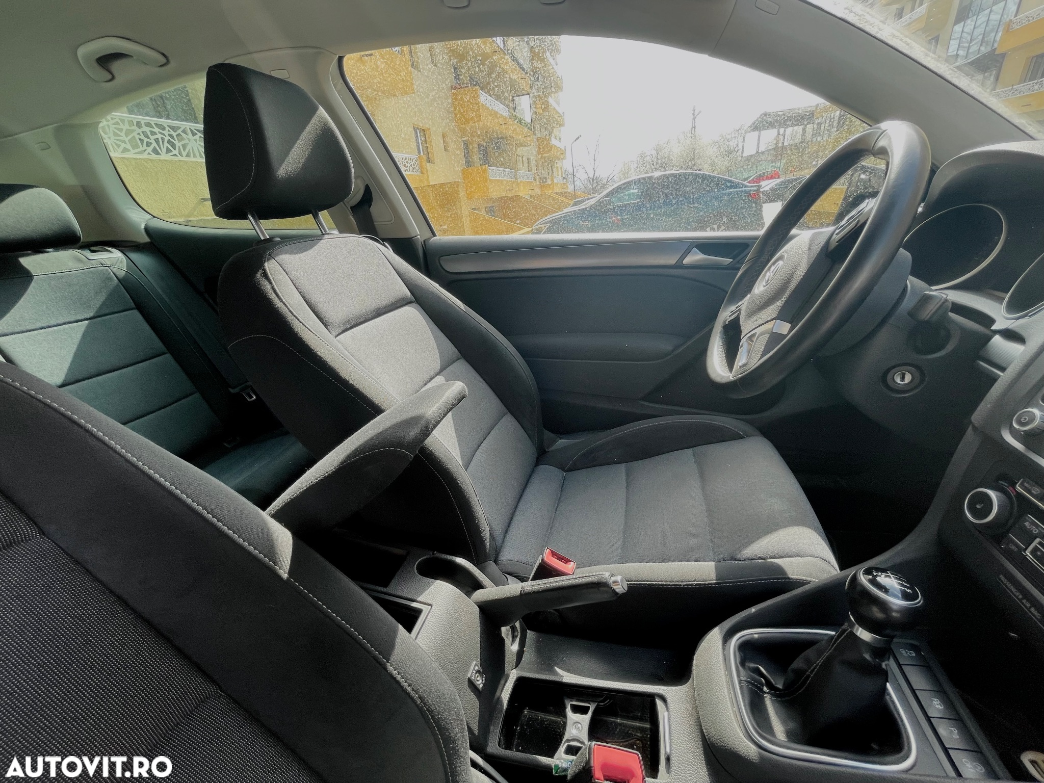 Volkswagen Golf - 25