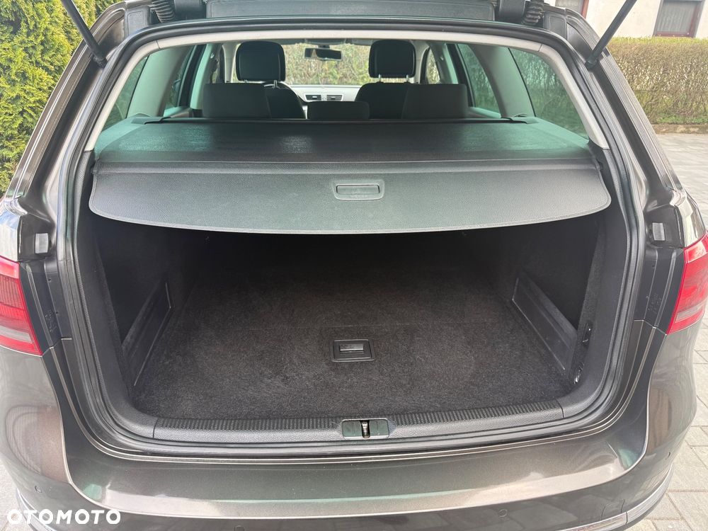 Volkswagen Passat - 19