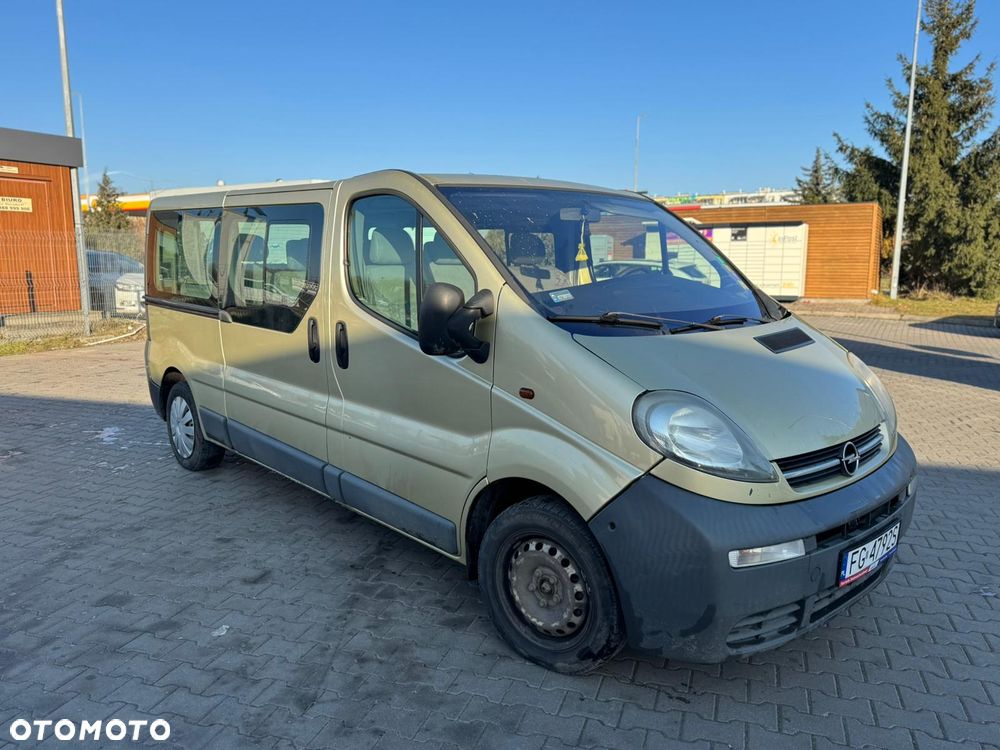 Opel Vivaro Tour - 2