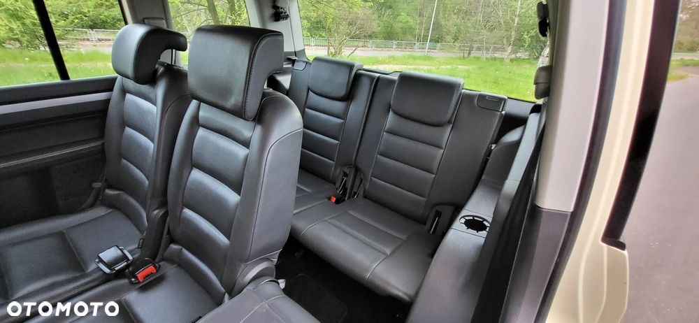 Volkswagen Touran - 9