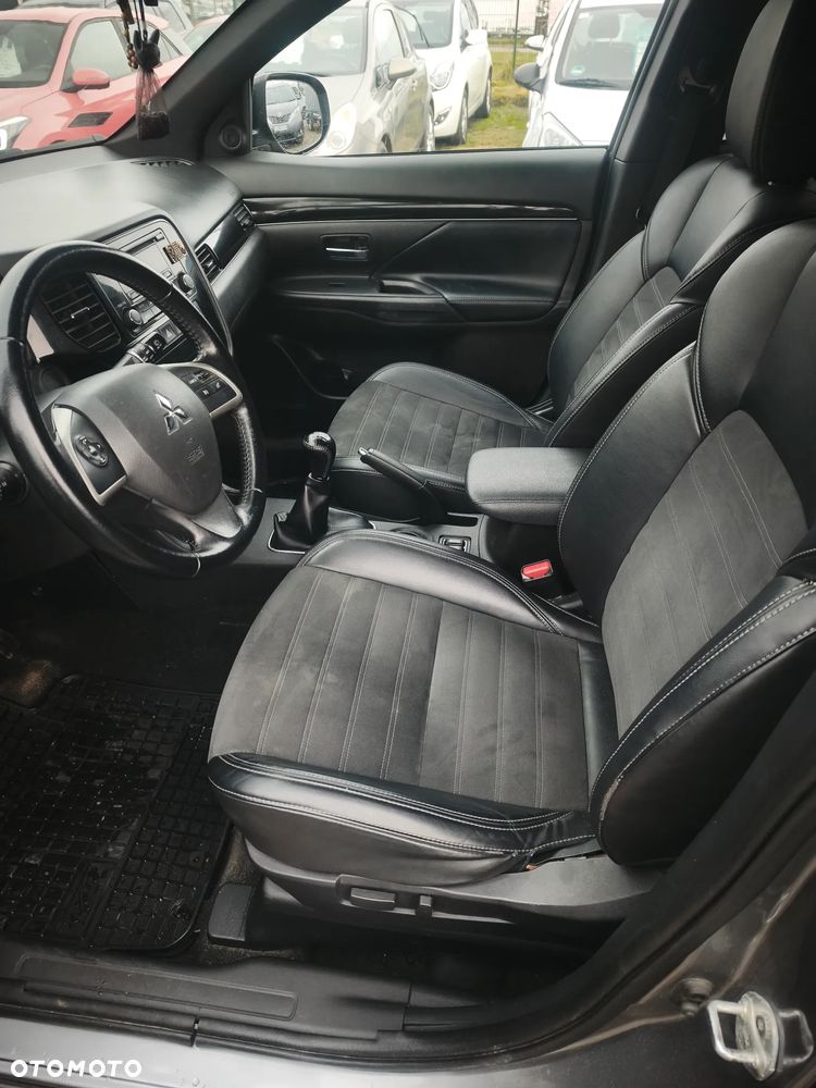 Mitsubishi Outlander 2.0 2WD Plus - 14