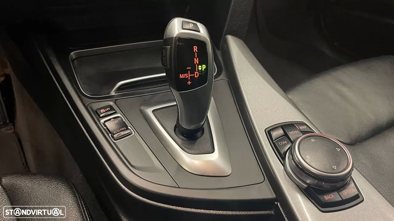BMW 320 d Touring ED Line Luxury Auto - 24