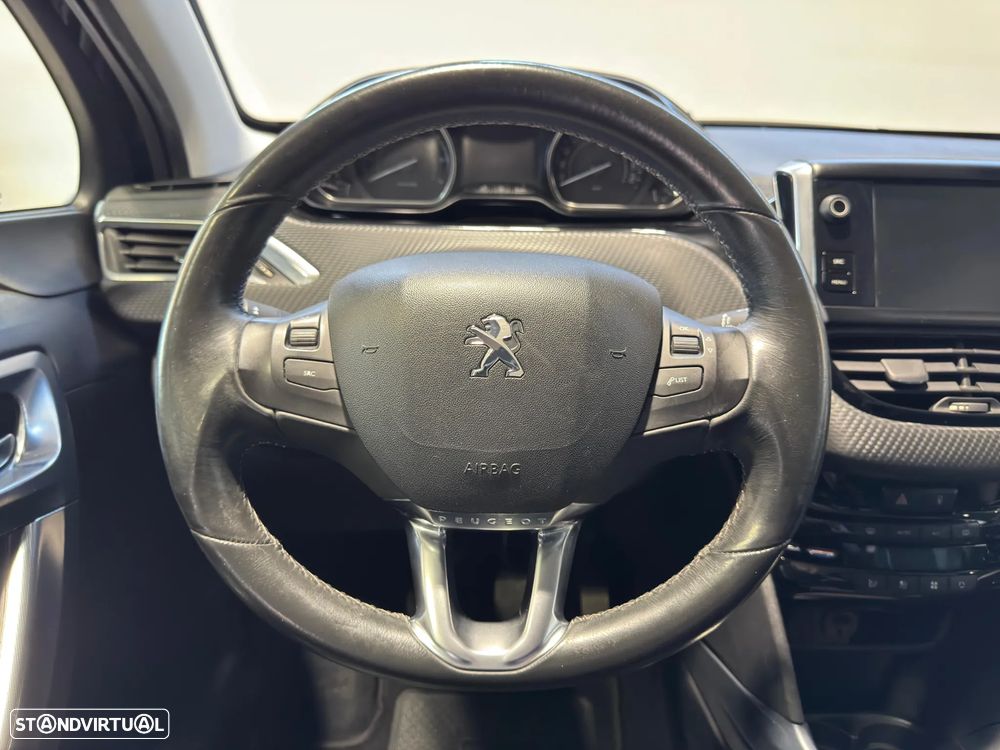 Peugeot 2008 1.2 PureTech Allure - 15