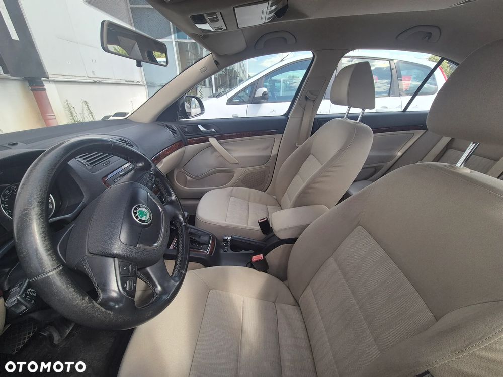 Skoda Octavia 2.0 TDI Elegance DSG - 9