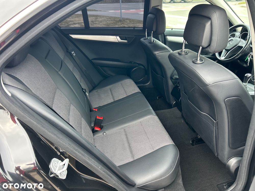 Mercedes-Benz Klasa C 180 BlueEFFICIENCY Avantgarde - 17