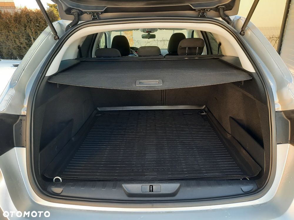 Peugeot 308 BlueHDi FAP 120 Stop&Start Allure - 32