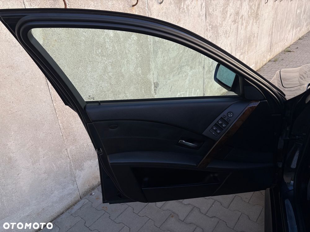 BMW Seria 5 530d - 32