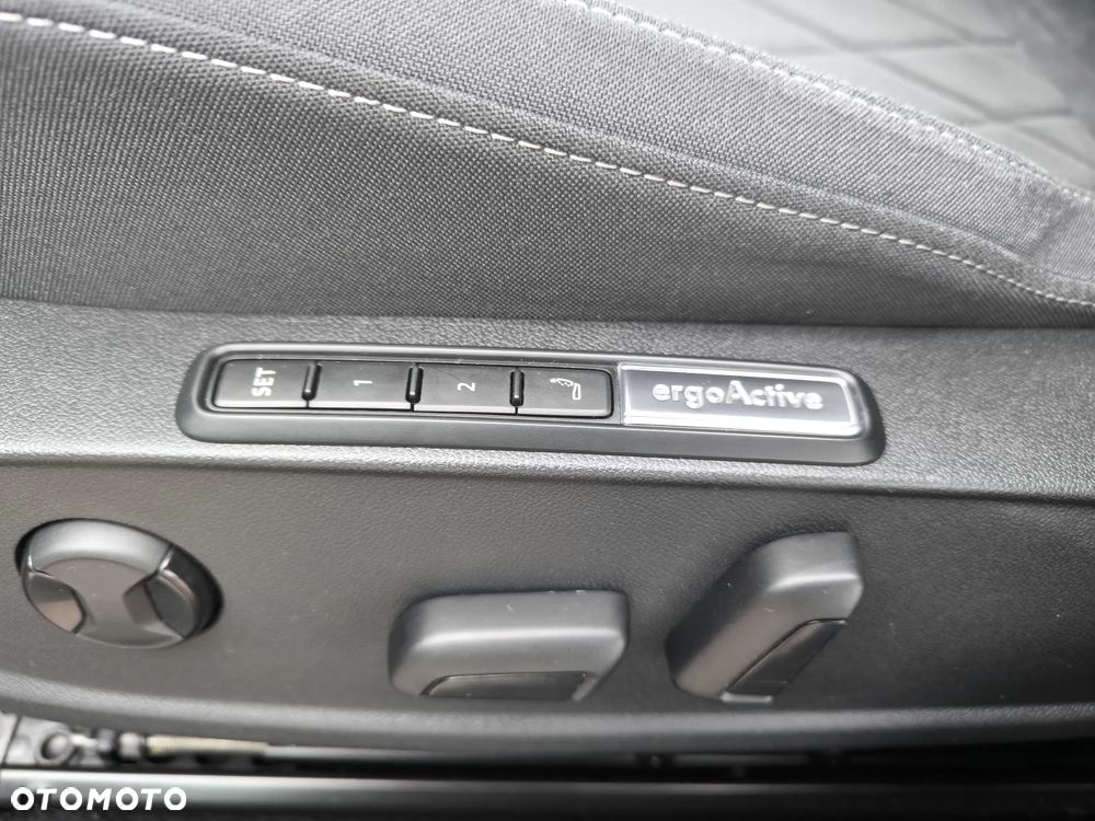 Volkswagen Golf 1.5 TSI ACT OPF Highline - 13