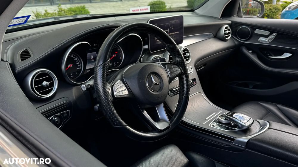 Mercedes-Benz GLC 300 4MATIC 9G-TRONIC AMG Line - 9