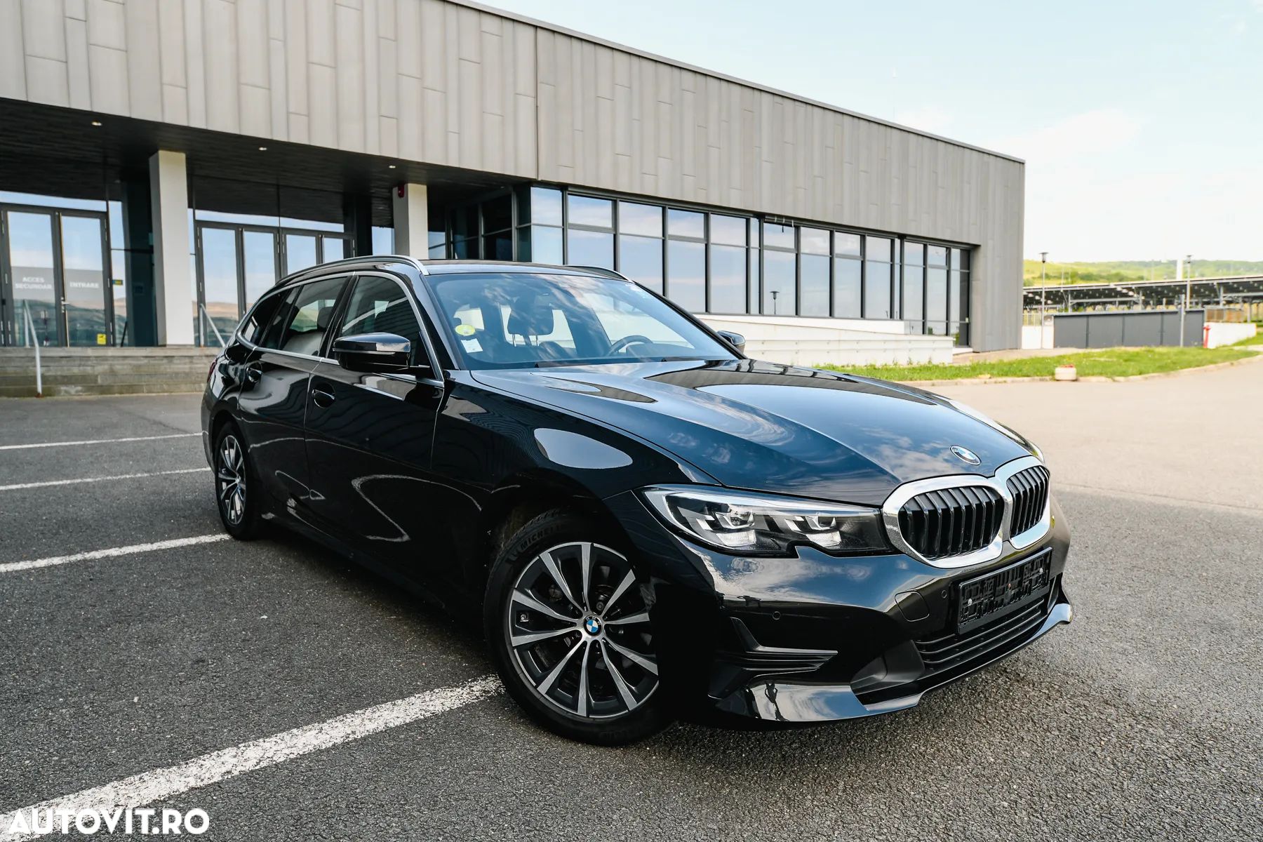 BMW Seria 3 318d Touring Aut. - 1