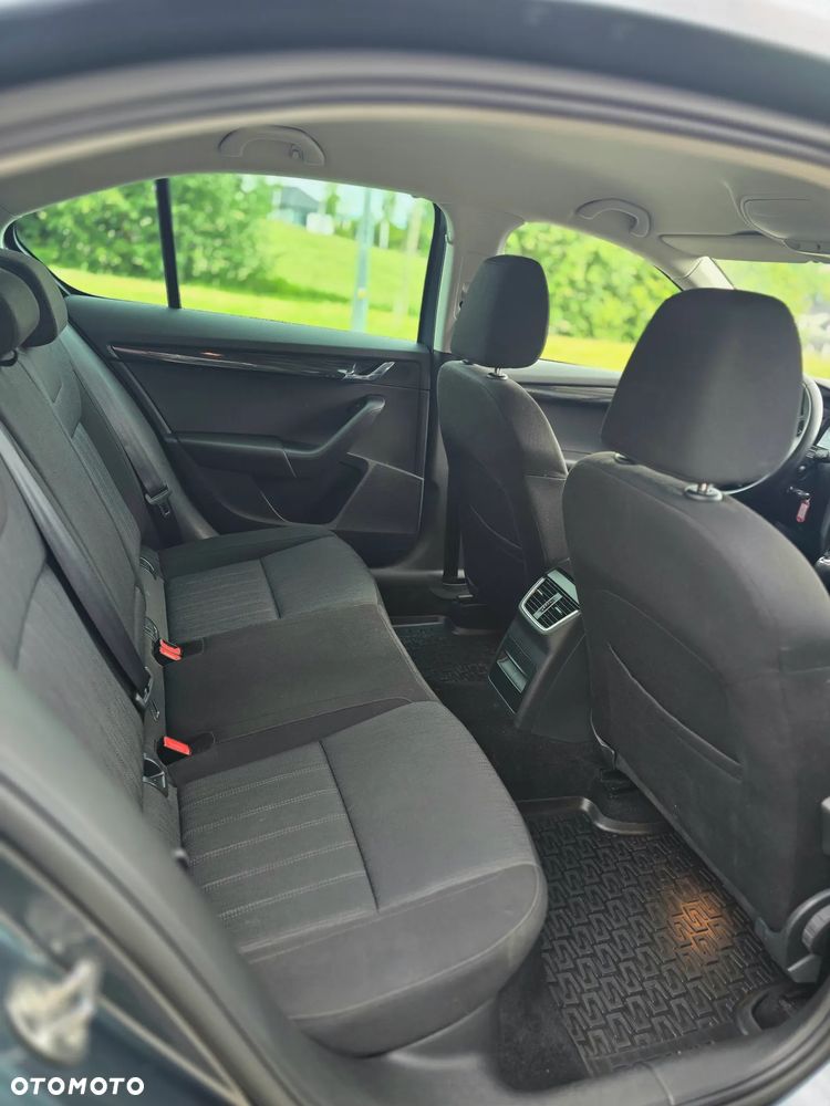 Skoda Octavia 2.0 TDI Style DSG - 17
