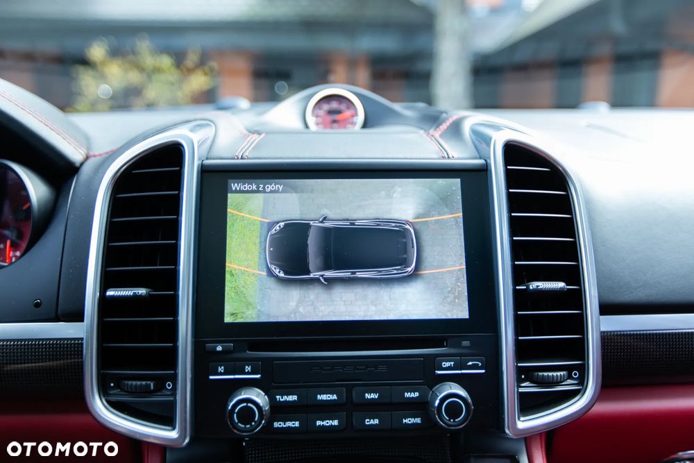 Porsche Cayenne Turbo S - 34