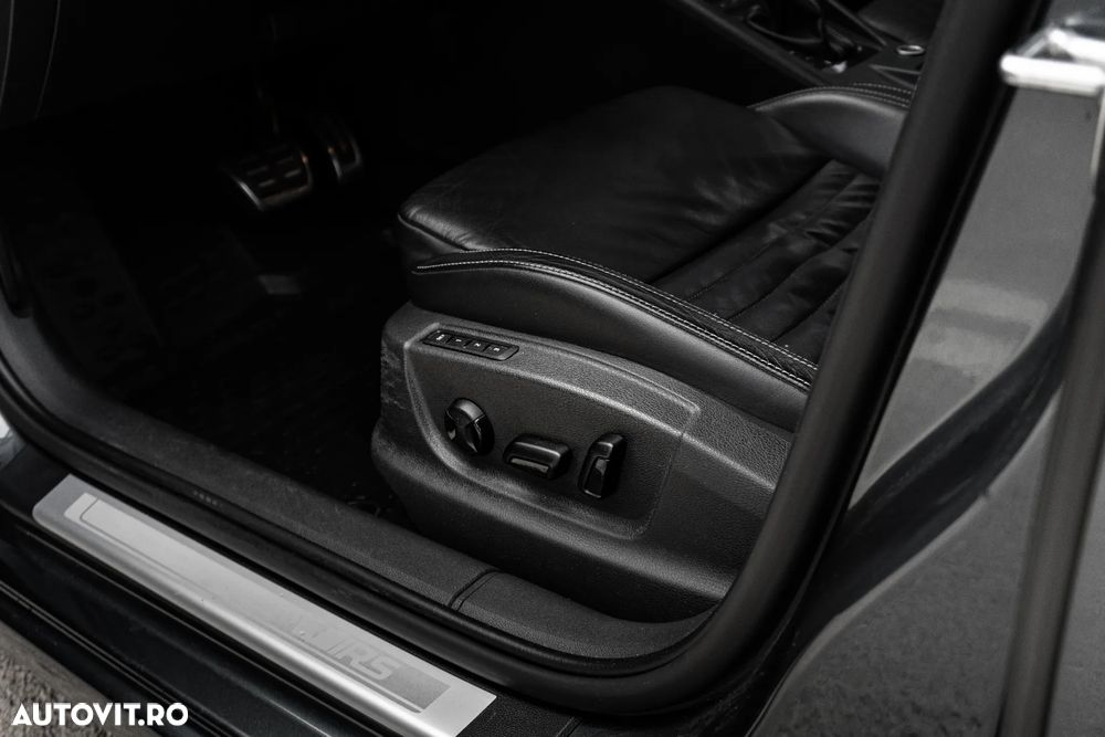 Skoda Octavia Combi 2.0 TDI DSG RS - 13