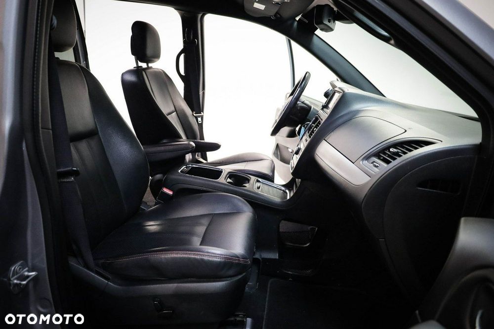 Dodge Grand Caravan - 22