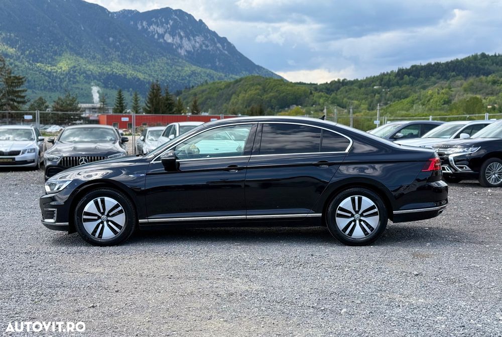 Volkswagen Passat - 16