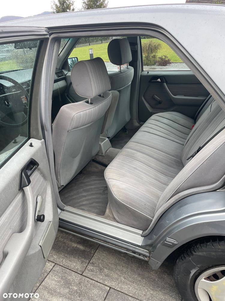 Mercedes-Benz W124 (1984-1993) - 17