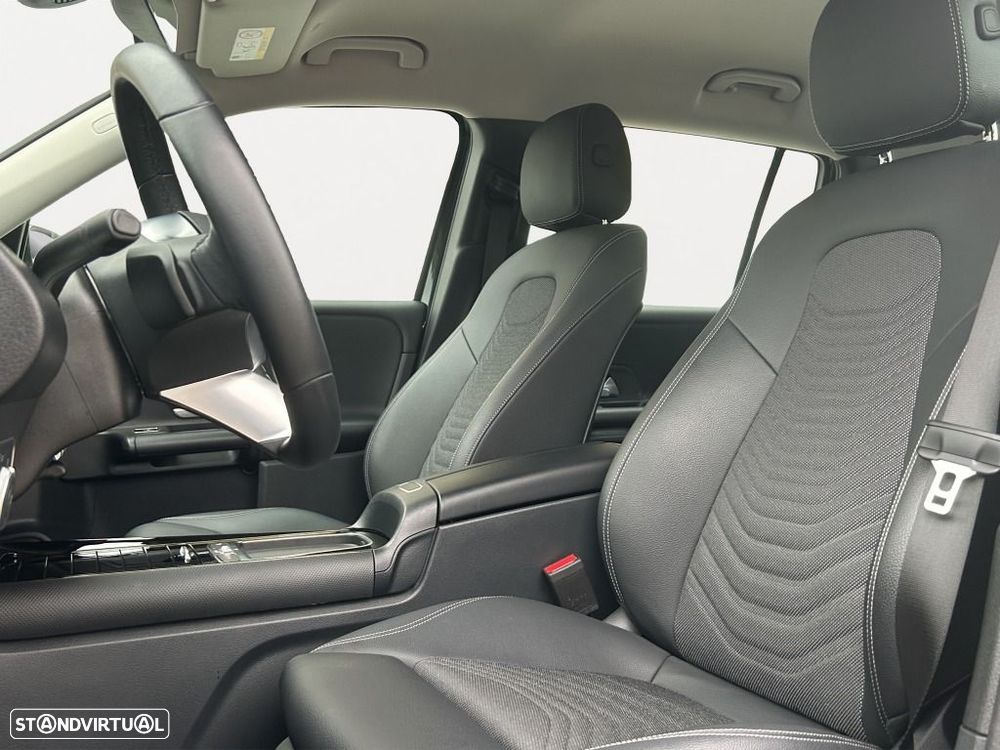 Mercedes-Benz GLB 180 — fotografia 8