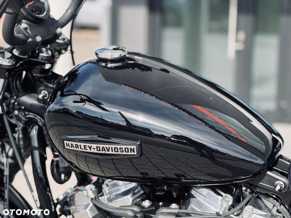Harley-Davidson Softail Street Bob - 20