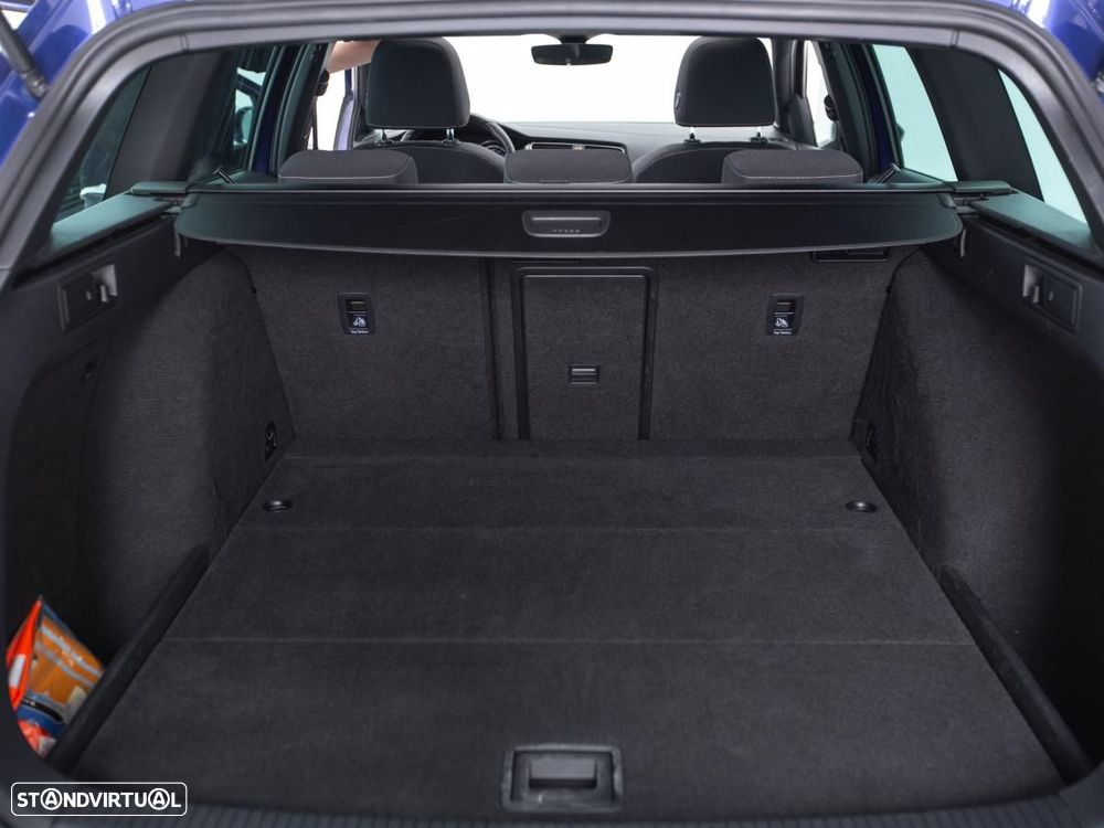VW Golf Variant R 4Motion (BlueMotion ) DSG - 14