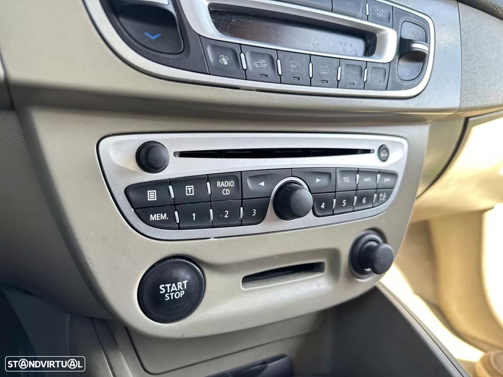 Renault Mégane Sport Tourer 1.5 dCi Dynamique S - 21