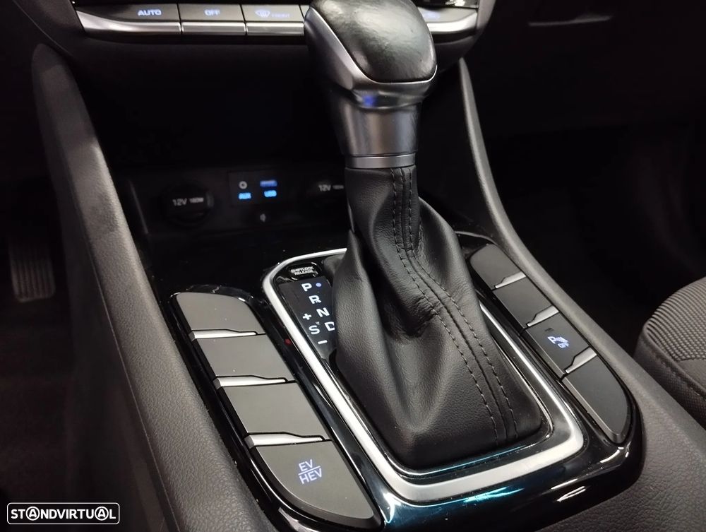 Hyundai Ioniq 1.6 GDI PHEV Tech - 37
