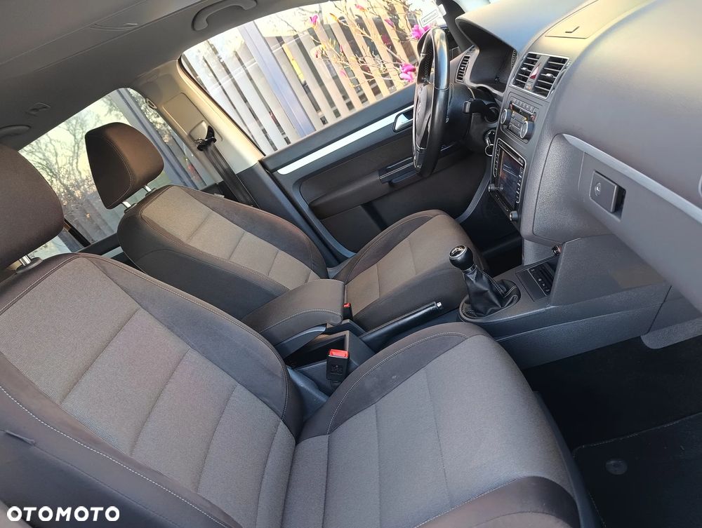 Volkswagen Touran 1.4 TSI STYLE - 28