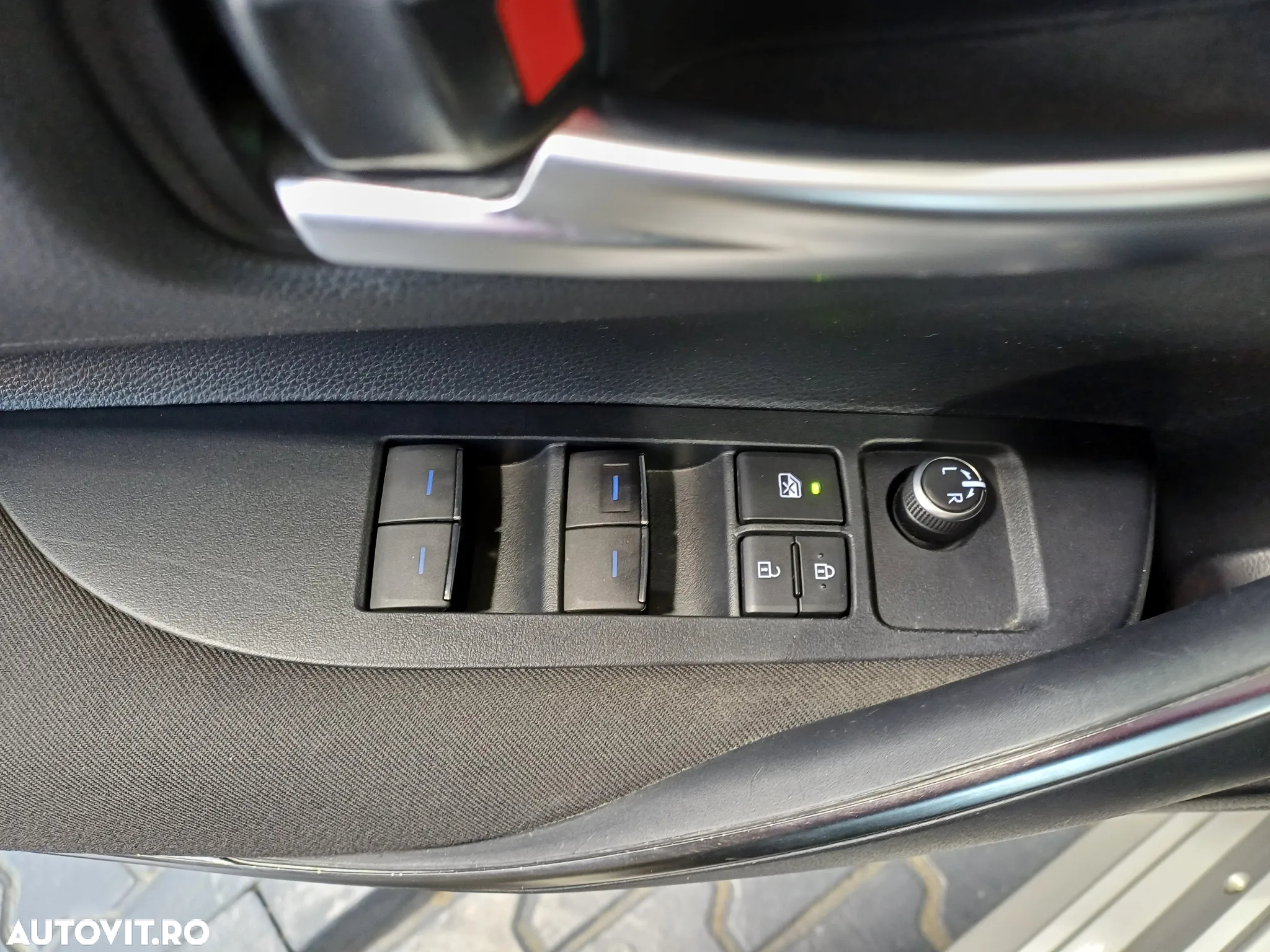 Toyota Corolla 1.8 HSD Active - 9