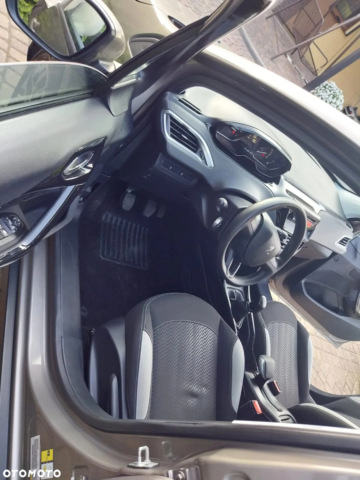 Peugeot 2008 - 18