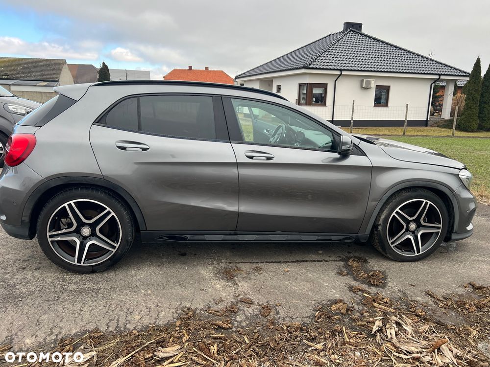 Mercedes-Benz GLA - 10