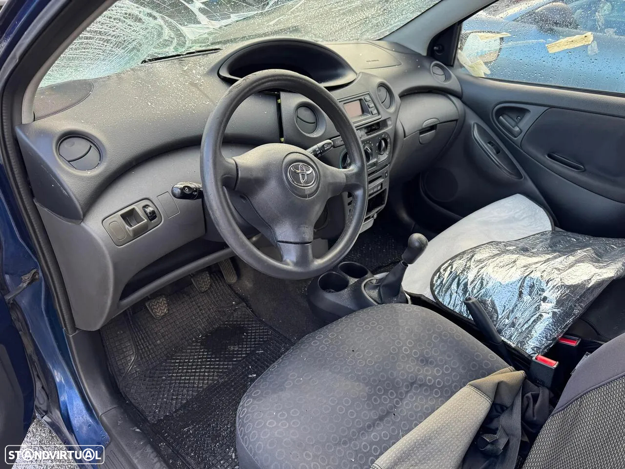 Toyota Yaris VVT-i de 2003 para peças - 4