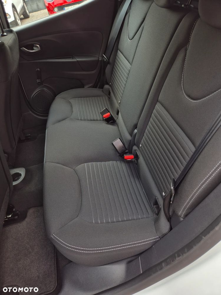 Renault Clio 1.2 16V Limited - 12