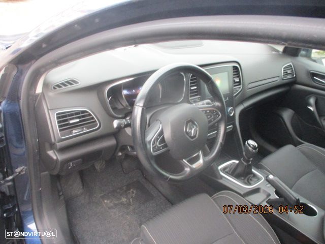 Renault Mégane Sport Tourer ENERGY dCi 110 BUSINESS - 8