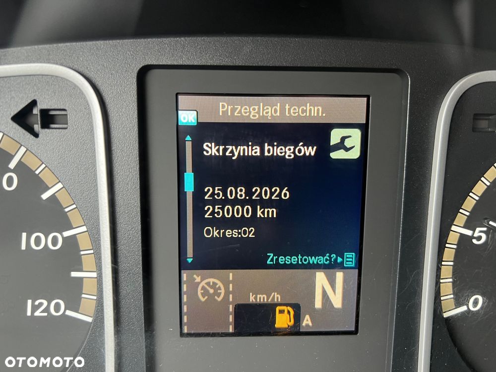 Mercedes-Benz ATEGO - 32