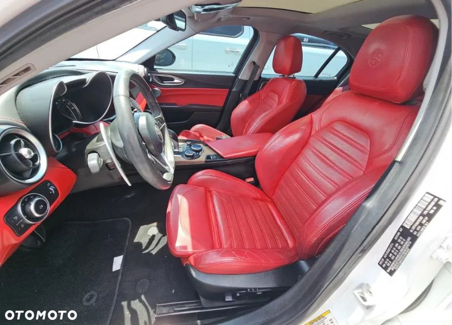 Alfa Romeo Giulia 2.0 Turbo TI Q4 - 7