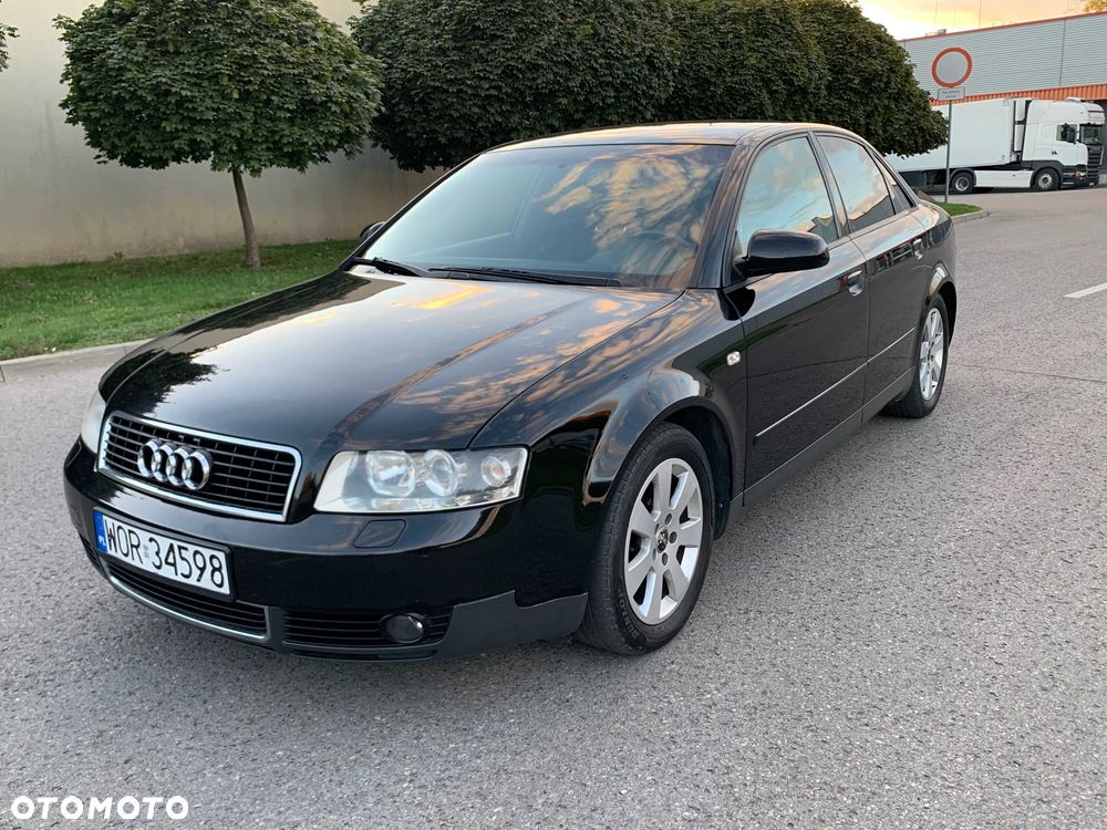 Audi A4 Limousine - 1