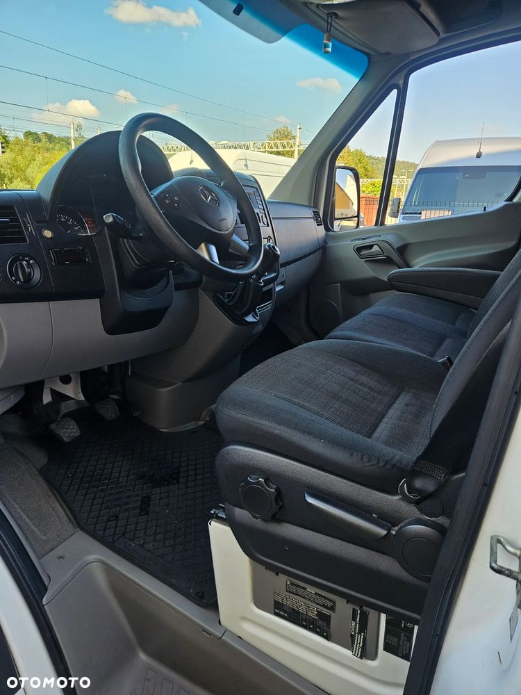 Mercedes-Benz Sprinter 319 - 28