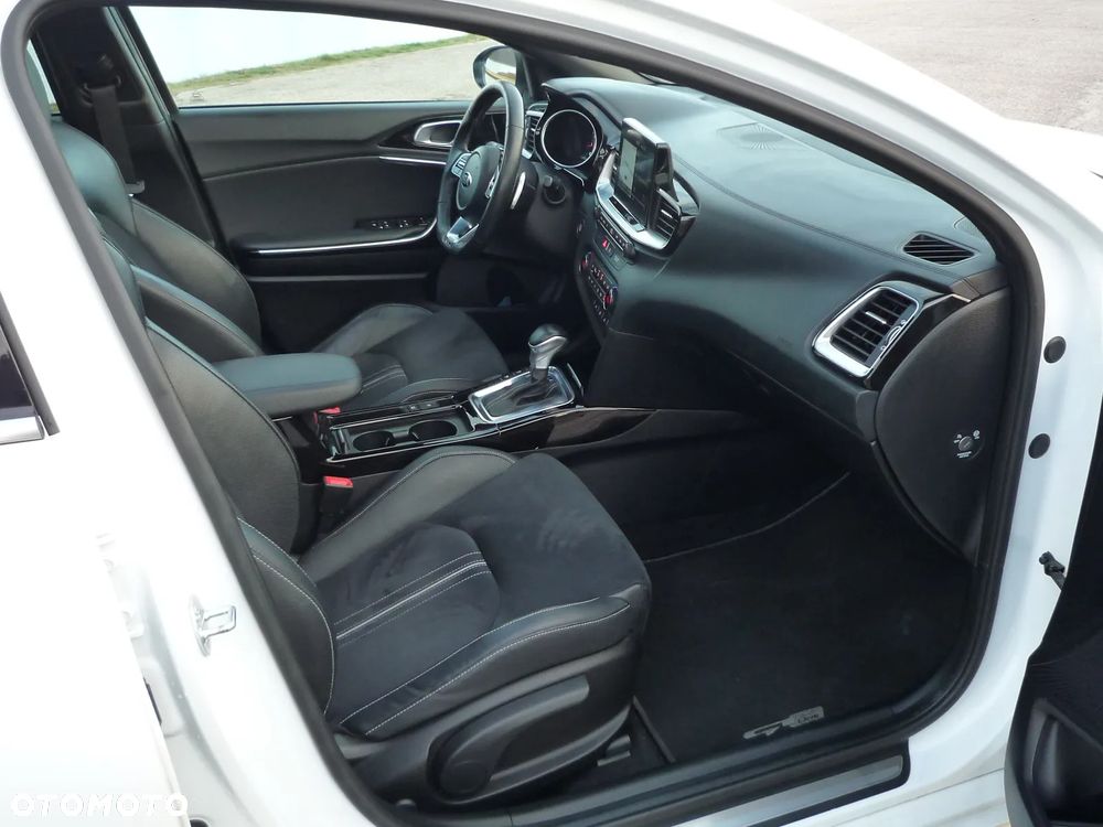 Kia ProCeed 1.4 T-GDI DCT7 OPF GT LINE - 21